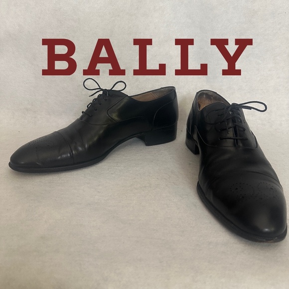 Bally Oxfords US size 10D Gently worn Made in Italy